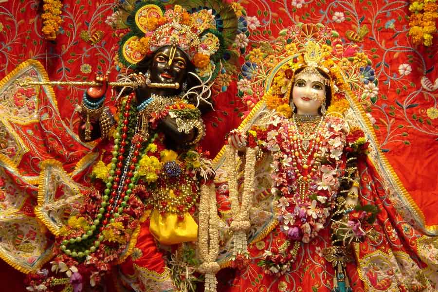 রাসযাত্রা কবে? জেনে নিন রাধাকৃষ্ণের প্রেমের উৎসবের মাহাত্ম্য