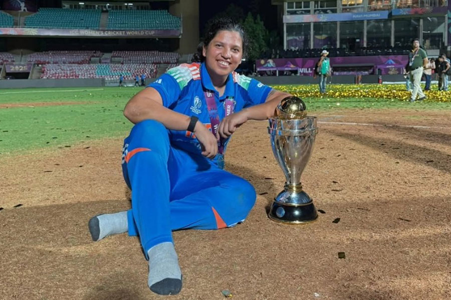 ‘ছয় মেরে গাড়ির কাচও ভেঙে দিয়েছে রিচা’, বিশ্বজয়ীর ‘এক্স ফ্যাক্টর’ ফাঁস বাংলার কোচের