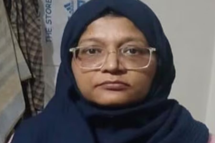 গা ঢাকা দিতে দেশ ছাড়ার প্ল্যান করে শাহিন! দিল্লি কাণ্ডে আরও স্পষ্ট ‘জেহাদি’ চিকিৎসকের যোগ