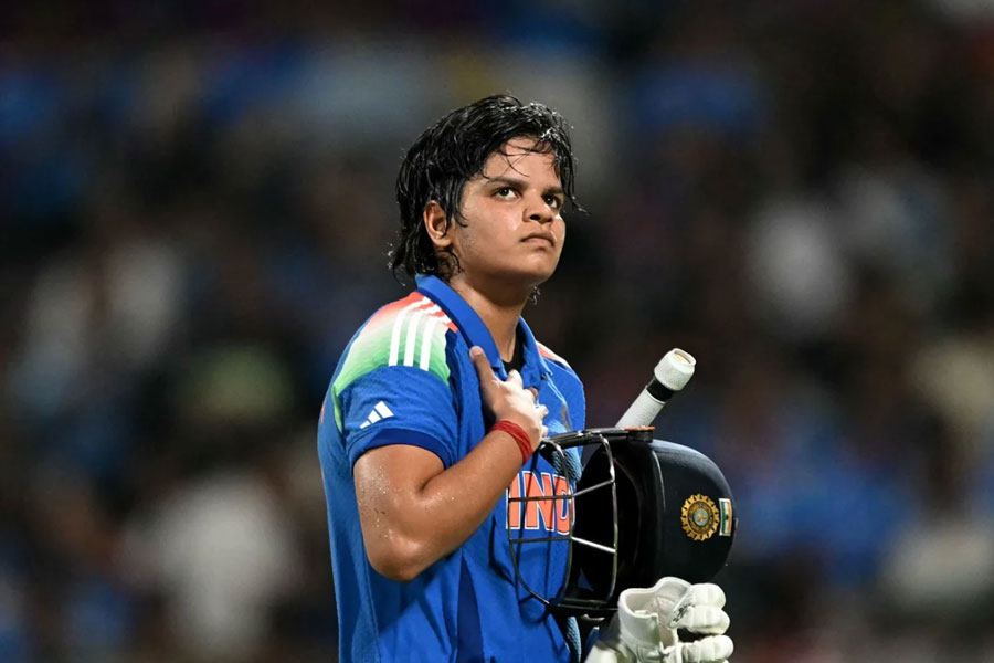 দুঃসময় কাটিয়ে আইসিসি’র বিচারে সেরা শেফালি, সাফল্যের কৃতিত্ব কাকে দিচ্ছেন বিশ্বজয়ী তারকা?