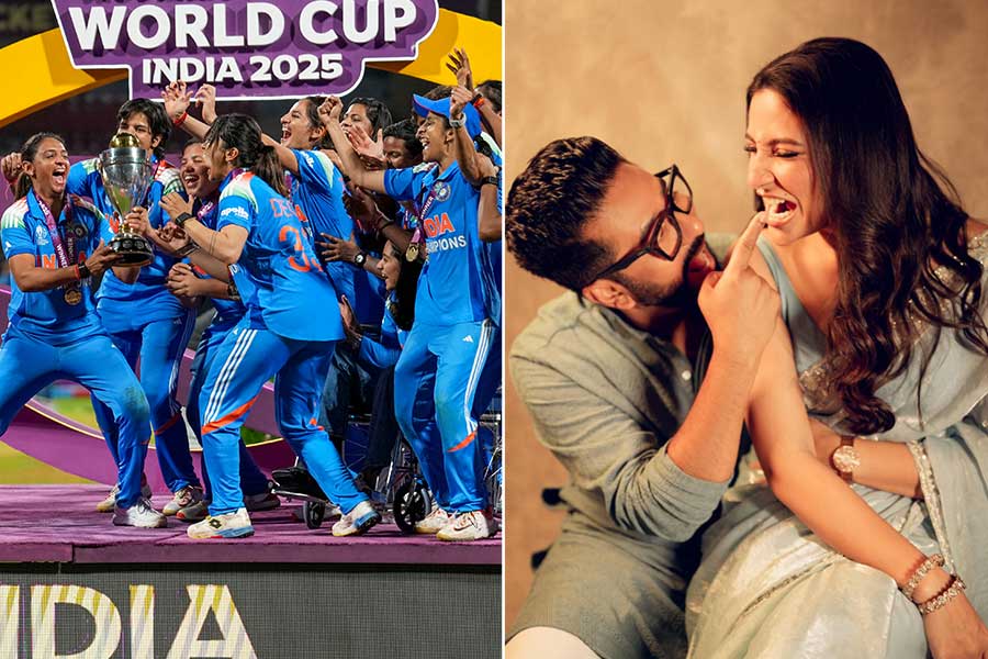 ‘জন্মদিনের সেরা উপহার’, স্মৃতিদের বিশ্বজয়ে রাজের কোলে বসেই উল্লাস ‘বার্থডে গার্ল’ শুভশ্রীর!