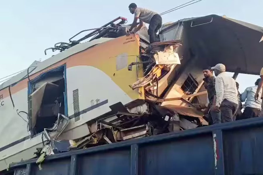 সতর্কবার্তা মানেননি অনভিজ্ঞ চালক! ছত্তিশগড়ে রেল দুর্ঘটনায় সামনে আসছে চাঞ্চল্যকর তথ্য