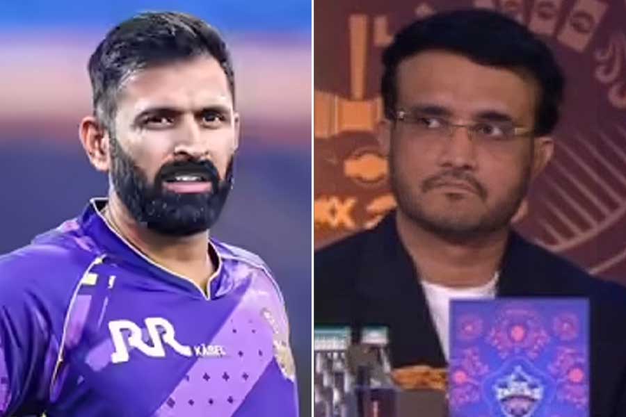 কেকেআর কোচের ‘ব্রহ্মাস্ত্রে’ মাত সৌরভ! মহিলা আইপিএল নিলামে কী নাটক?