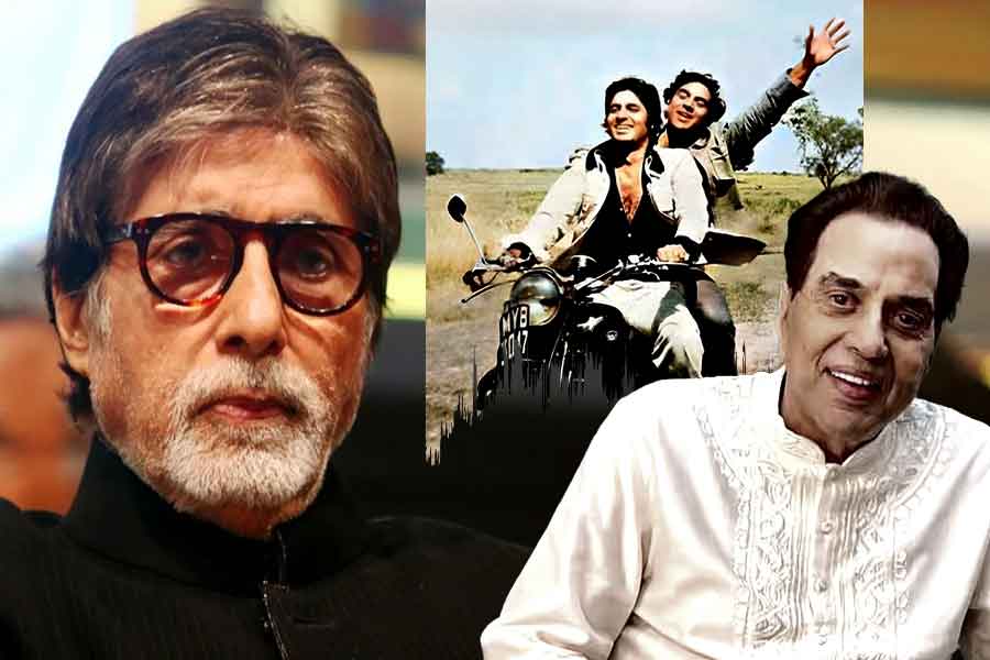 ‘এক অসহ্য নীরবতা দিয়ে গেলে ধর্ম’, ‘বীরু’র স্মৃতি আঁকড়ে মধ্যরাতে কী লিখলেন ‘জয়’ অমিতাভ?