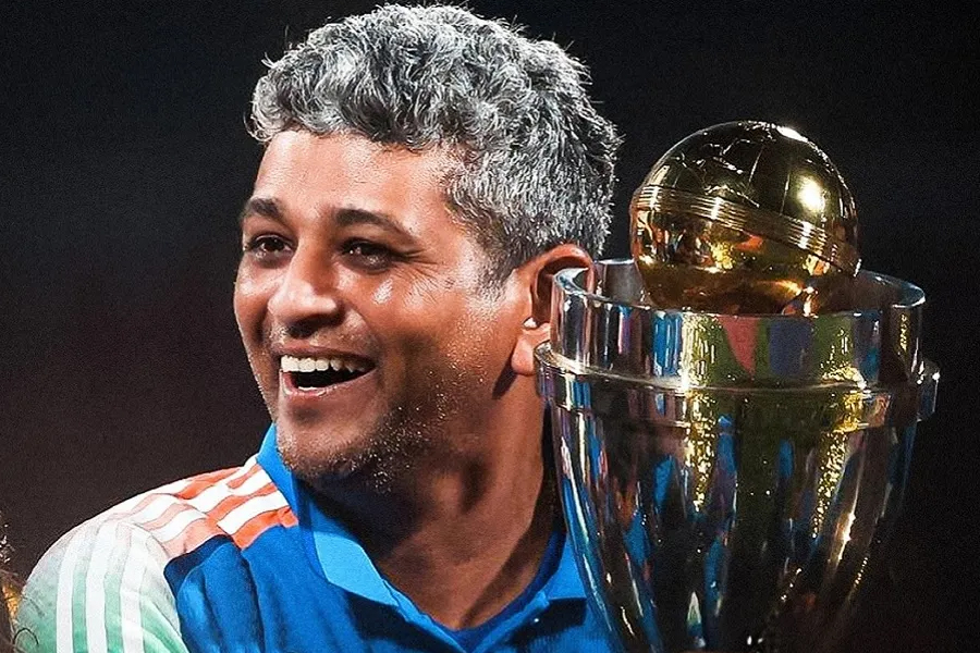 ফাইনালে হরমনদের তাতাতে শাহরুখের থেকে ‘ধার করা’ পেপটক! মুখ খুললেন ‘সৎ’ অমল