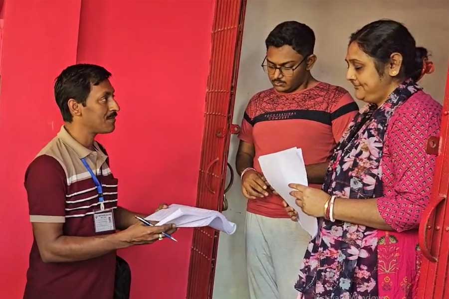বিএলও কাজ না করলে কড়া ব্যবস্থা, ফের স্পষ্ট বার্তা নির্বাচন কমিশনের