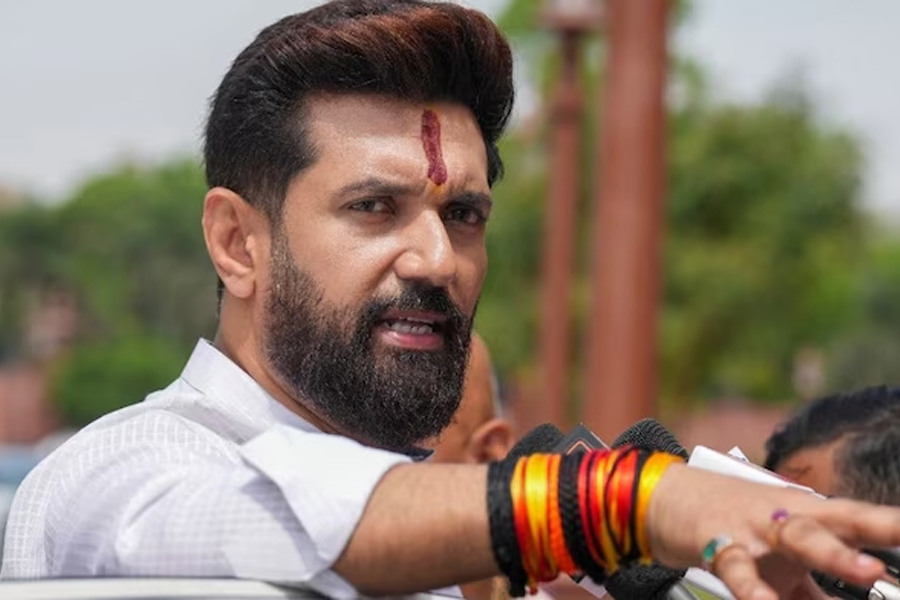 কেন্দ্রীয় মন্ত্রিত্বের সঙ্গে চাই উপমুখ্যমন্ত্রী পদও! ‘ছোট্ট’ চিরাগের বড় দাবি মানবে এনডিএ?