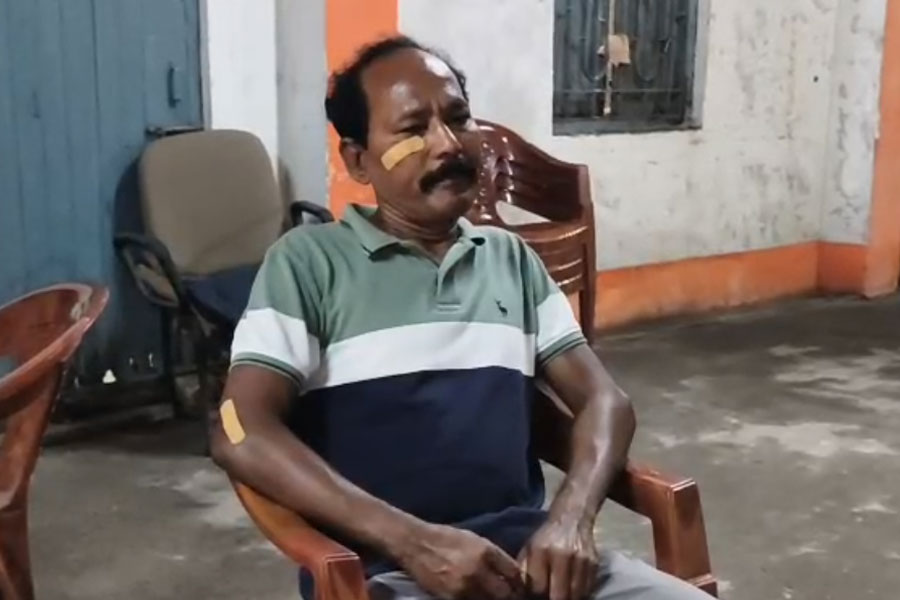 SIR প্রশিক্ষণ শিবিরে যাওয়ার আগেই আক্রান্ত বিজেপির BLA-রা! ‘আভ্যন্তরীণ দ্বন্দ্ব’ তকমা তৃণমূলের