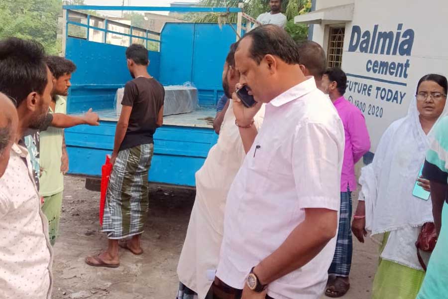 মুম্বইয়ের রেললাইনে উদ্ধার সন্দেশখালির পরিযায়ী শ্রমিকের দেহ, বাংলায় কথা বলার জের?