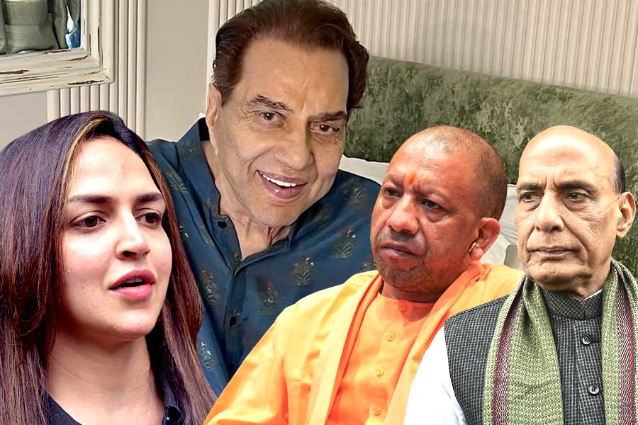 ধর্মেন্দ্রকে নিয়ে যোগী-রাজনাথের পোস্টে শোরগোল! ‘বাবা বেঁচে আছেন’, জানালেন কন্যা এষা দেওল