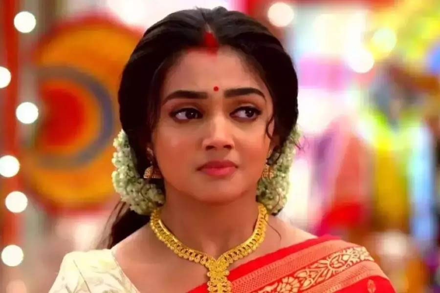 নতুন ধারাবাহিকের জন্যই কি বন্ধ হচ্ছে ‘ফুলকি’! কবে শেষ শুটিং?