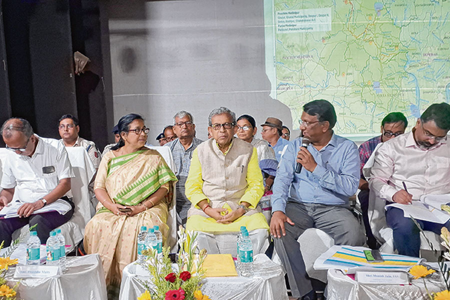নভেম্বর শেষেই ঘাটাল মাস্টার প্ল‌্যানের দ্বিতীয় দফার কাজ শুরু, মনিটরিং কমিটিতে জানালেন মানস