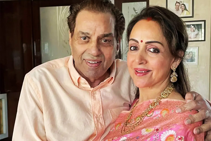 ১২০ কোটির ফার্মহাউস, ‘হি ম্যান’ রেস্তরাঁ, ধর্মেন্দ্রর বিপুল সাম্রাজ্যের কানাকড়িও পাবেন না হেমা?