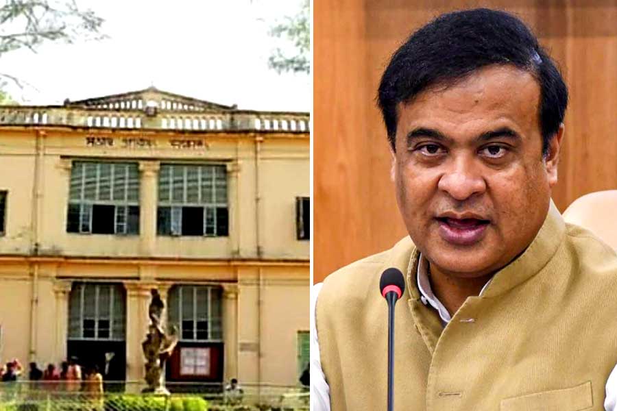 ‘আমার সোনার বাংলা’ গান বিতর্কে অসমের মুখ্যমন্ত্রী হিমন্ত, ক্ষোভ বিশ্বভারতীতে