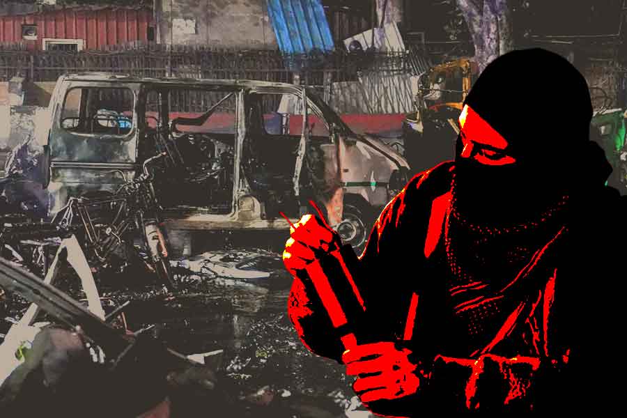 মাত্র ৬০০০ টাকায় ভারতে ফিদায়েঁ হামলা! জইশের নীল নকশার নেপথ্যে ‘জেনানা জেহাদি’রা