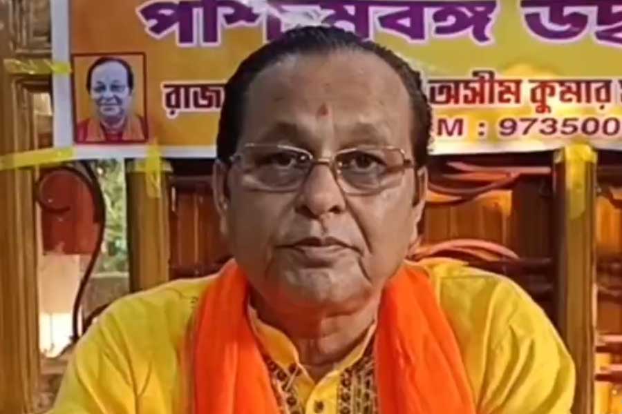SIR-এ নাম বাদ গেলে CAA আছে! বিজেপি বিধায়ক অসীম সরকারের পোস্ট ঘিরে বিতর্ক