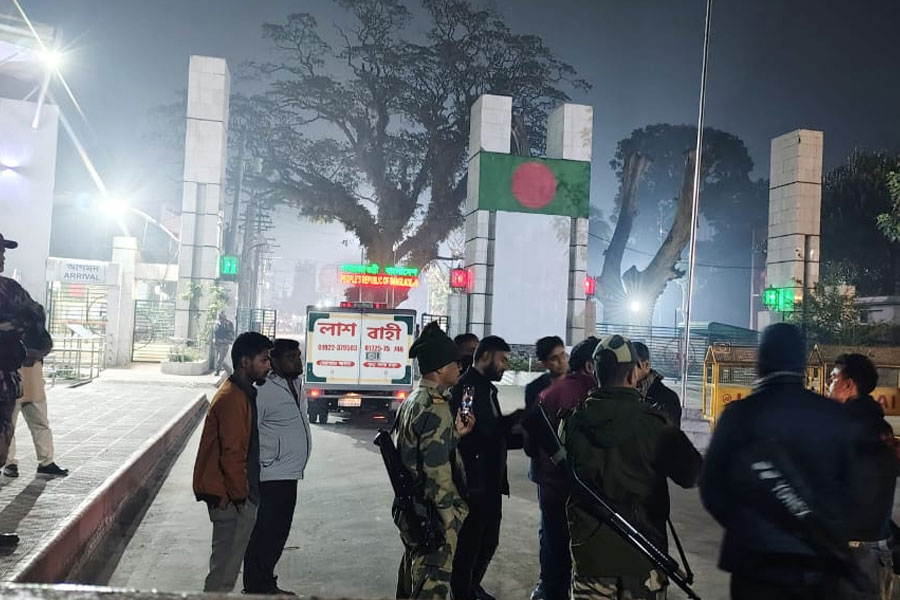 বাংলাদেশের জেলে ‘রহস্যমৃত্যু’ মৎস্যজীবীর, ১০ দিন পর দেহ ফিরল কাকদ্বীপের গ্রামে