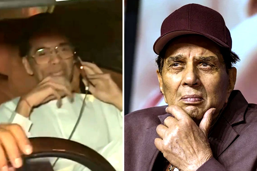 ‘নির্লজ্জের মতো হাসছে!’, ধর্মেন্দ্রর স্মরণসভায় গিয়ে ট্রোলড করণ জোহর