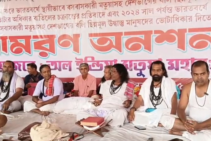 মতুয়া ঠাকুরবাড়িতে অনশন মঞ্চে অসুস্থ আরও ৩, ফের কটাক্ষ শান্তনুর!
