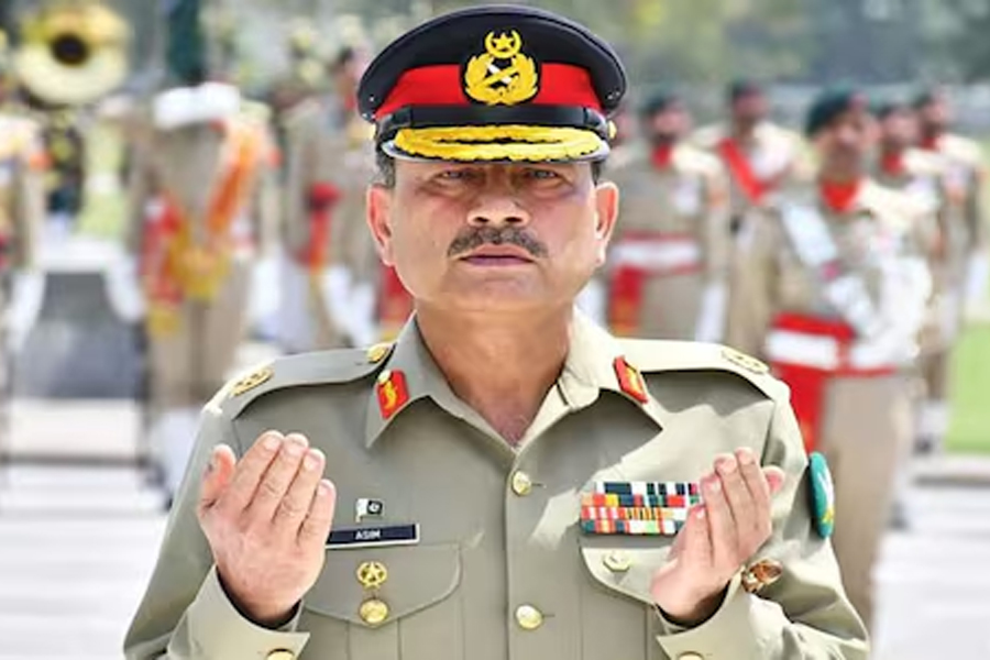 সেনাপ্রধান মুনিরের ক্ষমতা বৃদ্ধি, সংবিধানে কাঁচি! পাকিস্তানজুড়ে বিক্ষোভের ডাক ইমরানের দলের