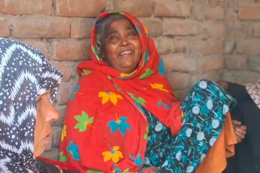 ভোটের নথিতে ভুল নাম ঠিক হয়নি! ‘এসআইআর আতঙ্কে’ ভগবানগোলায় মৃত্যু বৃদ্ধের