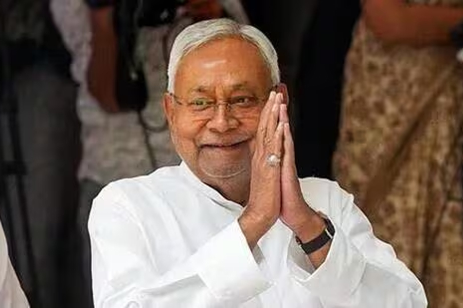 ‘আগে বিহারি বলে অপমান করা হত, এখন গর্বের বিষয়’, নির্বাচনের আগে লালুকে খোঁচা নীতীশের
