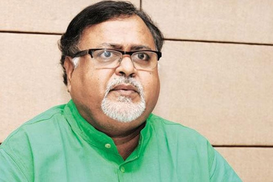 এসএসসি নিয়োগ মামলায় নতুন মোড়, পার্থদের বিরুদ্ধে এবার রাজসাক্ষী আধিকারিক?