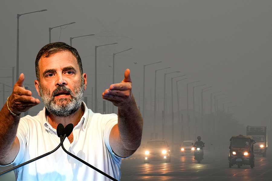 ‘প্রতি বছর অজুহাত বদলায়…’, দিল্লির দূষণ নিয়ে ‘ডাবল ইঞ্জিন’ বিজেপিকে তোপ রাহুলের