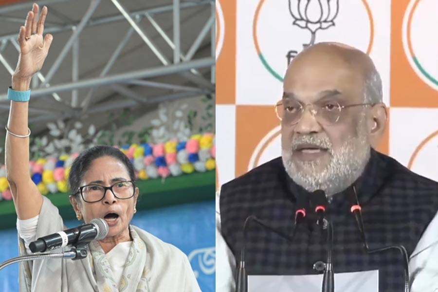 ‘ইউ মাস্ট রিজাইন’, বাঁকুড়ার সভা থেকে শাহকে চ্যালেঞ্জ মমতার