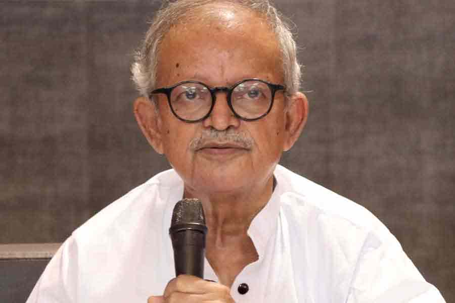 রাজ্যে নারী নির্যাতন নিয়ে উদ্বেগ প্রকাশ, মৎস্যমন্ত্রীর মন্তব্যে জোর বিতর্ক