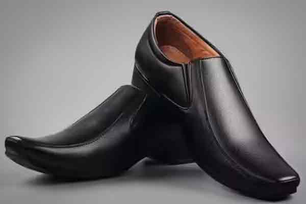Black Shoe
