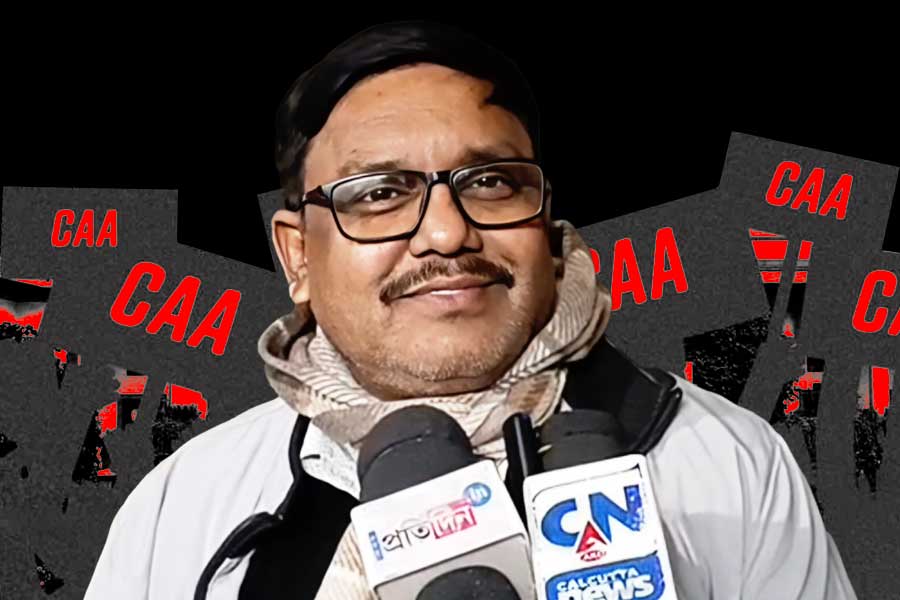 CAA-তে নাগরিকত্ব পেয়েই দলবদল, তৃণমূলে যোগ বিজেপি বিধায়ক ঘনিষ্ঠ ‘বাংলাদেশি’র!