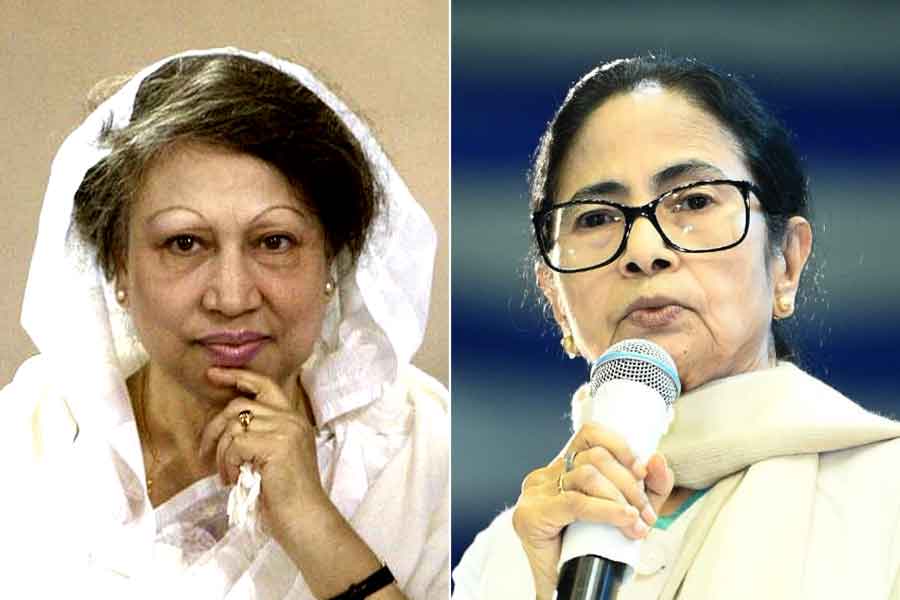 খালেদার প্রয়াণে শোকপ্রকাশ মমতার, পরিবারকে সমবেদনা মুখ্যমন্ত্রীর