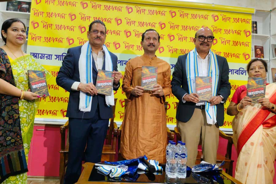 সপ্তর্ষি সোমের ‘অপারেশন জয়বাংলা’, বইমেলার আগেই রানাঘাট কাণ্ডের রুদ্ধশ্বাস থ্রিলার প্রকাশ দীপ প্রকাশনের