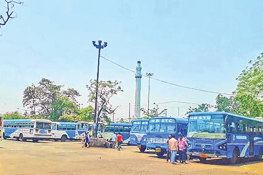 ধর্মতলা থেকে সরছে ‘এল ২০’ বাসস্ট্যান্ড, বাস ধরতে যাত্রীদের যেতে হবে অন্যত্র