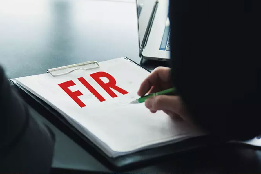 BLO’কে গালিগালাজ! খাস কলকাতার ভোটারের বিরুদ্ধে FIR কমিশনের