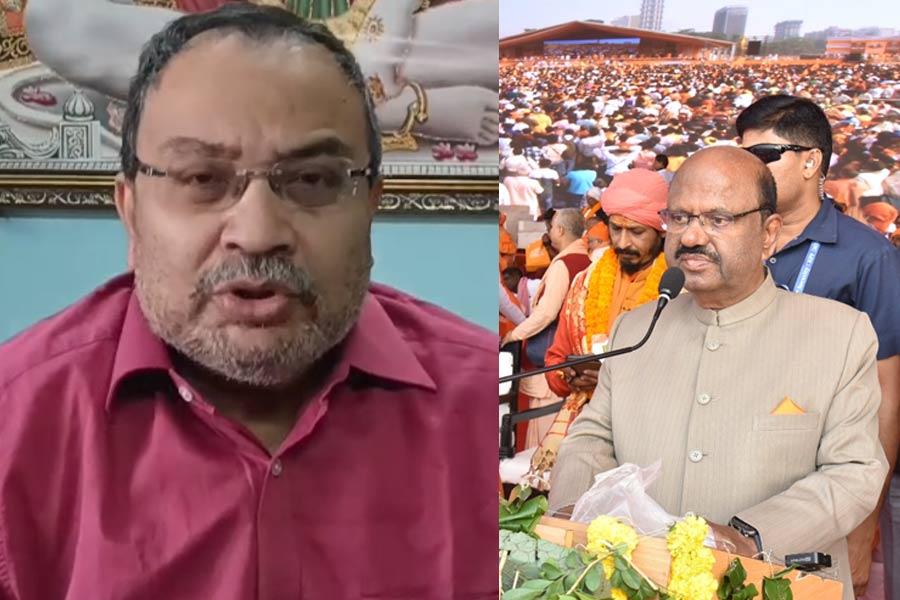 ‘হিন্দি রাষ্ট্রভাষা’, গীতাপাঠের মঞ্চে মন্তব্য বোসের, প্রকাশ্য বিবৃতিতে সংশোধনের দাবি কুণালের