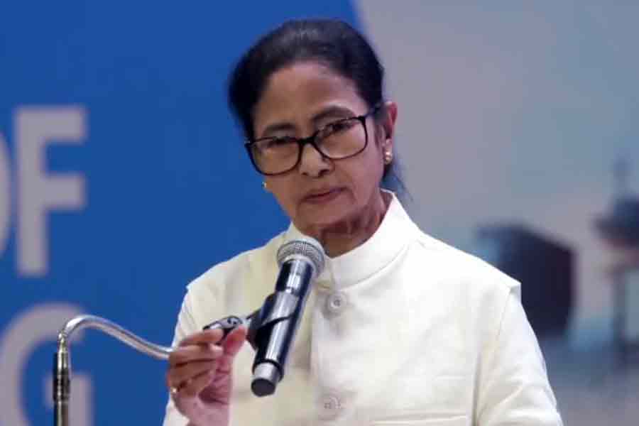 ‘সারাক্ষণ এজেন্সির ভয় দেখালে ব্যবসা করবে কী করে?’, বাণিজ্য সম্মেলনে কেন্দ্রকে নিশানা মমতার