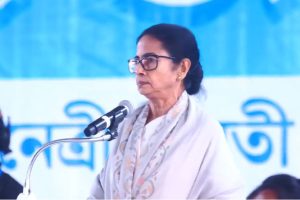 SIR শুনানিতে বয়স্কদের হেনস্থায় ফুঁসে উঠলেন মমতা! নাম বাদ গেলে দিল্লি ঘেরাওয়ের ডাক