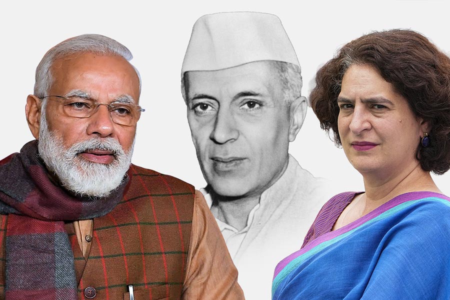 ‘৯৯৯ বা ৯৯৯৯, অপমানের তালিকা বানান, এবার নেহরু-তর্ক শেষ করুন’! মোদিকে বললেন প্রিয়াঙ্কা