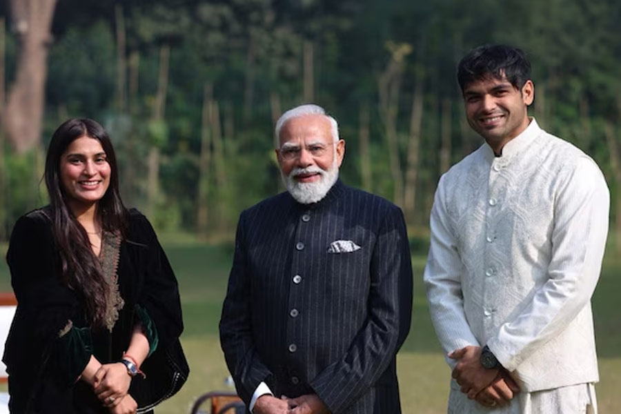মোদির বাড়িতে সস্ত্রীক নীরজ! ‘দুর্দান্ত আলাপচারিতা’, জানালেন প্রধানমন্ত্রী