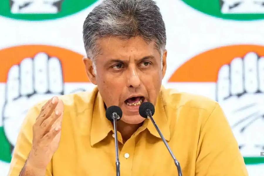 হুইপ প্রথা বন্ধ হোক, পার্টি লাইনে ভোট দিতে বাধ্য করা যাবে না সাংসদদের, নয়া বিল লোকসভায়