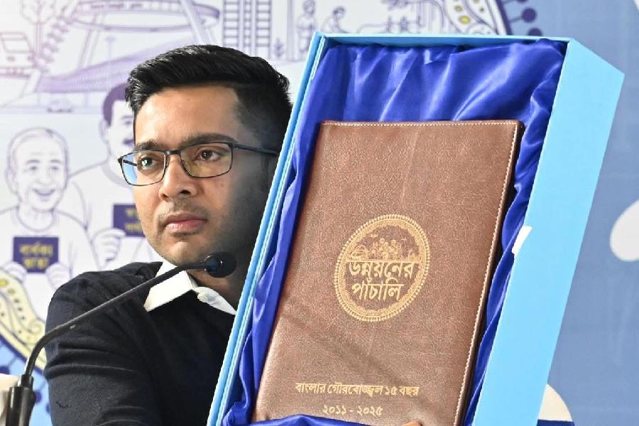 TMC's new slogan for the 2026 elections is 'Manbe na Haar, Aabar Trinamool Sarkar', says Abhishek Banerjee