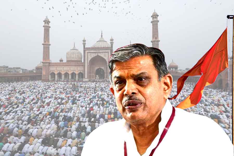 হিন্দু ‘শ্রেষ্ঠ’ ধর্ম, ‘ভারতের মুসলিমদের সূর্যপ্রণাম করা উচিত’, RSS নেতার মন্তব্যে বিতর্ক