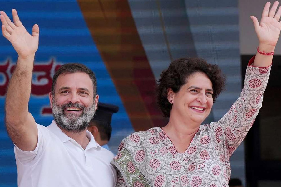 ‘ভাইয়ের জন্য জীবন দেব’ রাহুলের সঙ্গে বিবাদ জল্পনায় ইতি টানলেন প্রিয়াঙ্কা, সত্যি কলহ ছিল কি?