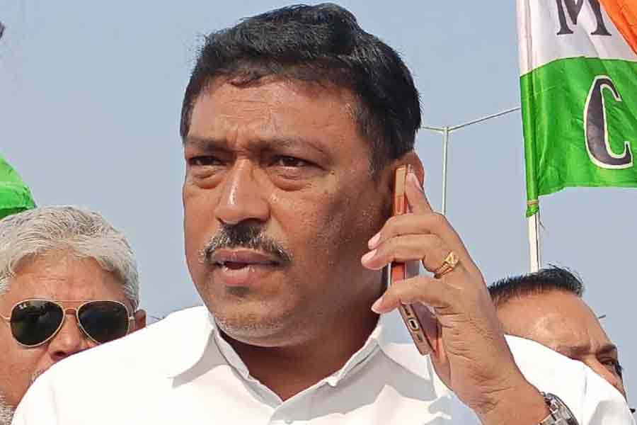 অপরিচিত মোবাইল নম্বর থেকে প্রাণনাশের হুমকি মেসেজ, পুলিশের দ্বারস্থ নৈহাটির বিধায়ক