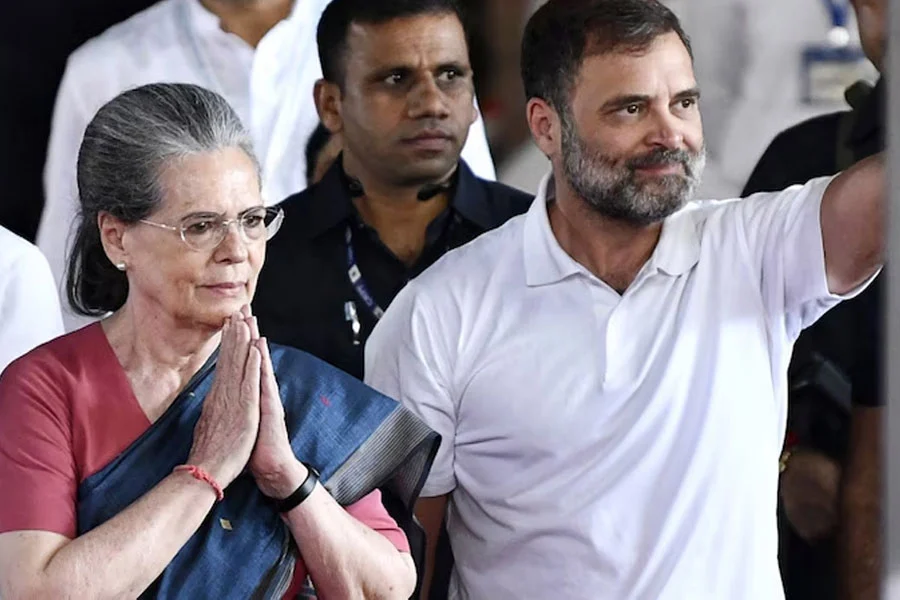ন্যাশনাল হেরাল্ড মামলা: ইডির কথা শুনে সোনিয়া-রাহুলের জবাব তলব দিল্লি হাইকোর্টের