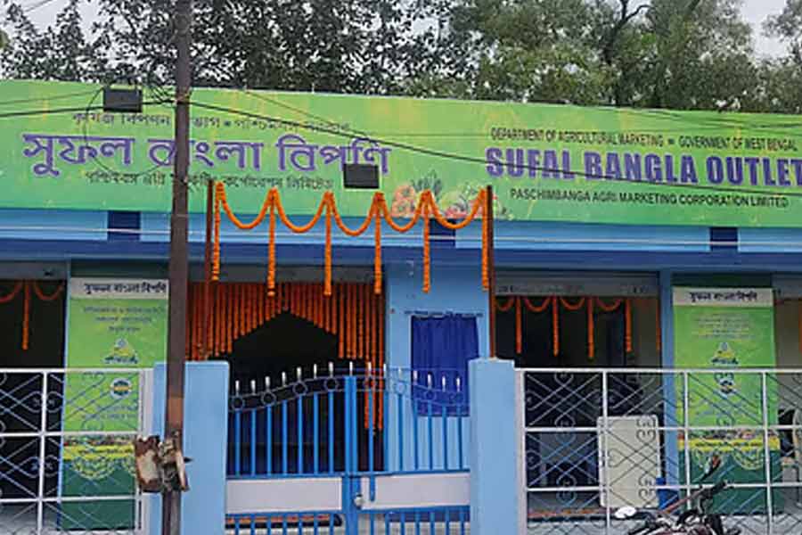 মধ্যবিত্ত গৃহস্থের জন্য সুখবর, কলকাতার বাজারে এবার সন্ধ্যাতেও সুফল বাংলার স্টল