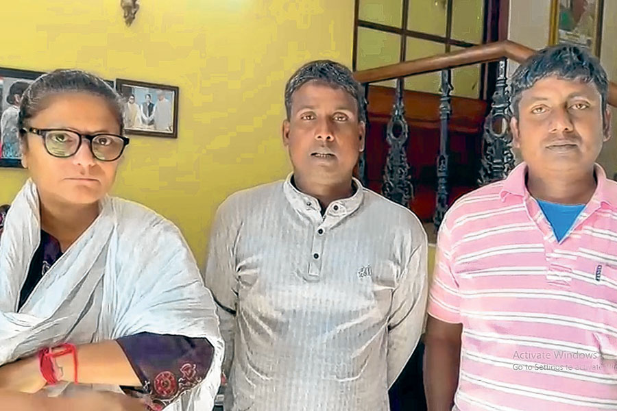 অসমে বাঙালি হেনস্তায় পুলিশে অভিযোগ তৃণমূলের, থানায় সাংসদ সুস্মিতা দেব
