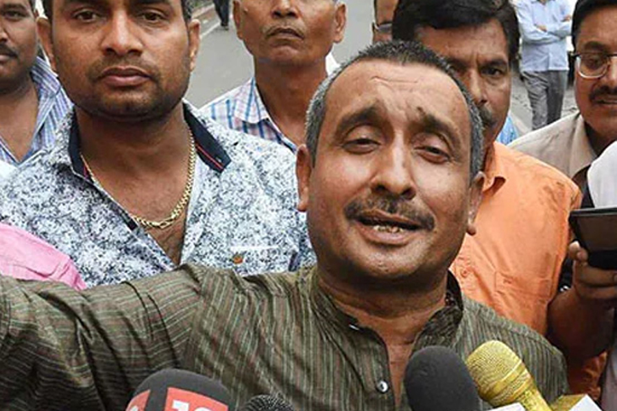দিল্লির রাজপথে উন্নাওয়ের নির্যাতিতাকে ‘হেনস্তা’, বিক্ষোভ দেখাতে বাধা, মারধর মা-কেও